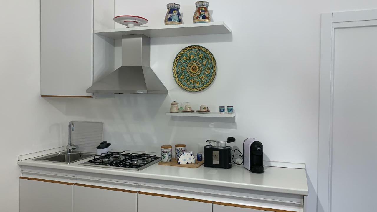 Residence Le Rose カステッランマーレ・デル・ゴルフォ エクステリア 写真