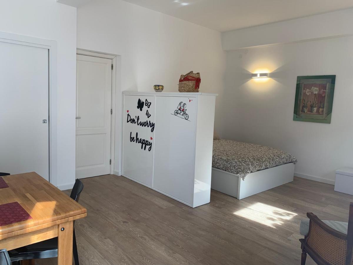 Residence Le Rose カステッランマーレ・デル・ゴルフォ エクステリア 写真